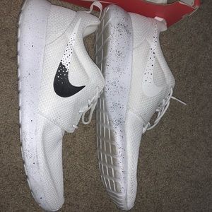 Custom Mens Nike Roshe Ones